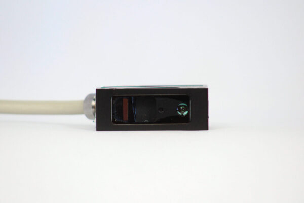 AR100 Super Compact Laser Triangulation Sensor